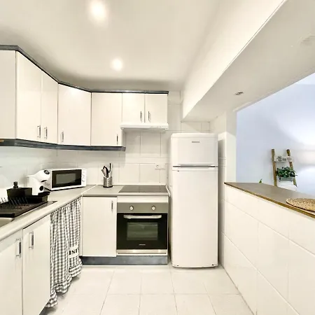 Rs 16 Center Of By Eaw Homes Apartment *